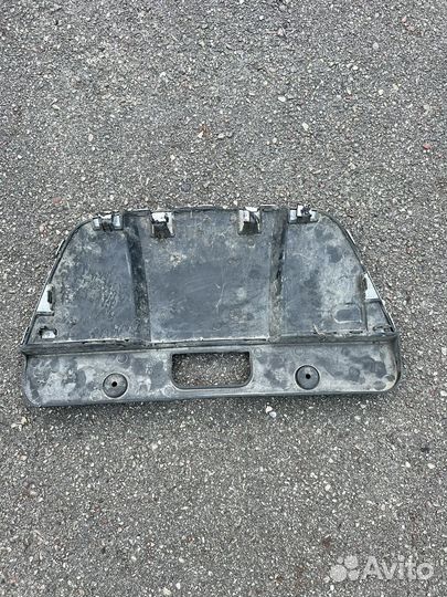 Заглушка бампера Mercedes GL