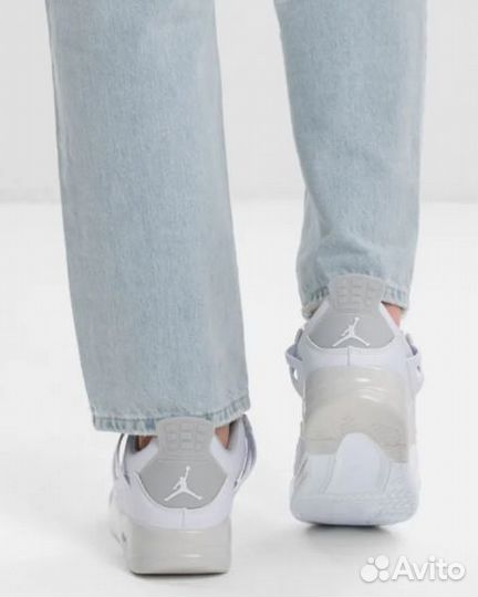 Кроссовки Jordan 4 retro белые