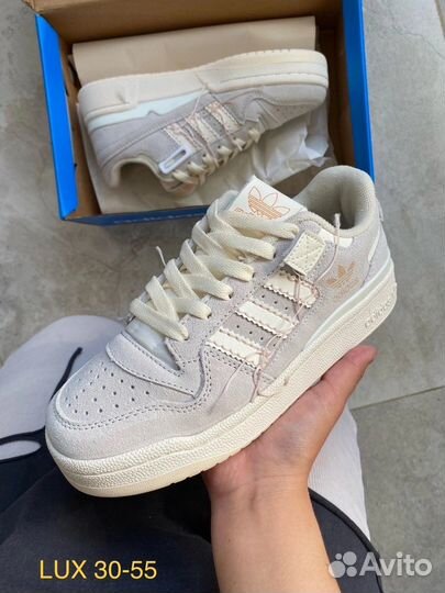 Кроссовки женские Adidas осень