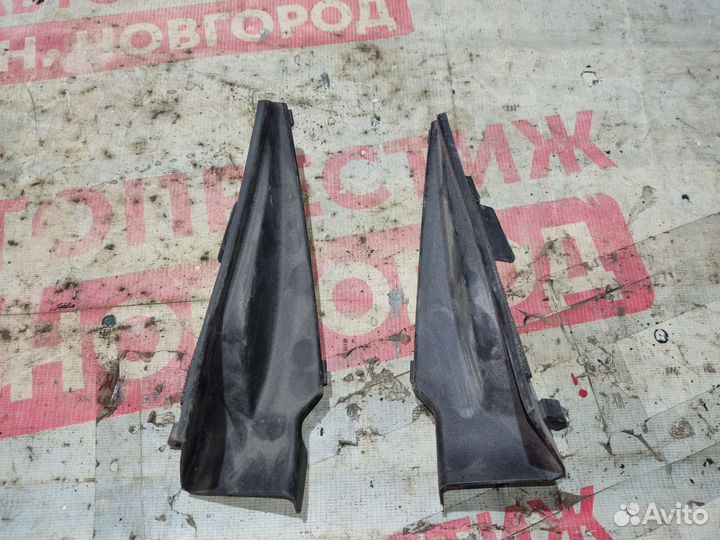 Накладка уголок лобового стекла Ниссан Альмера G15