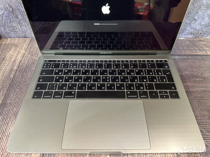 MacBook Pro 13 2017 8/256gb