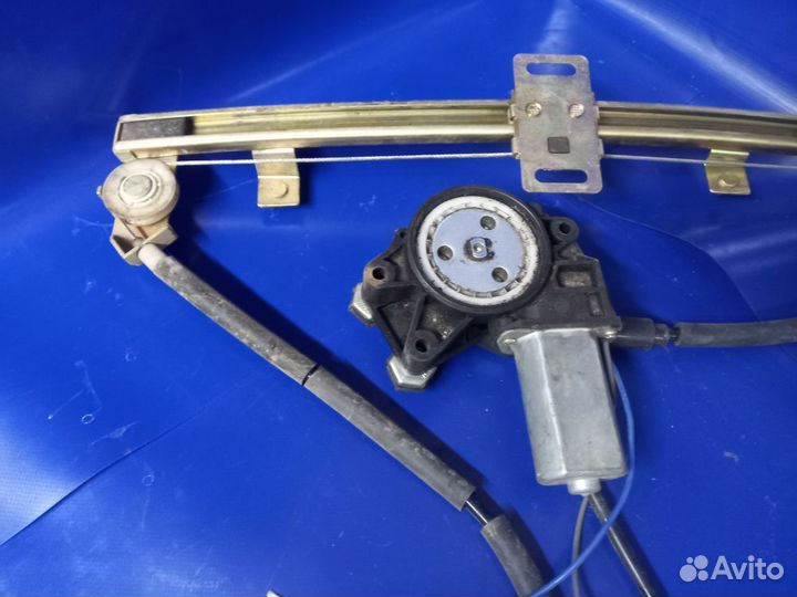 Стеклоподъемник передний левый LADA Kalina 1