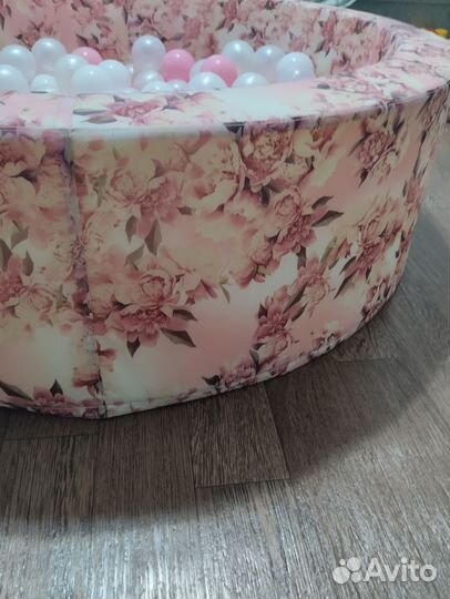 Сухой бассейн с шариками