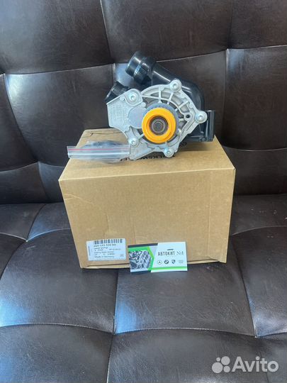 Помпа системы охлаждения VAG 06H121026DD