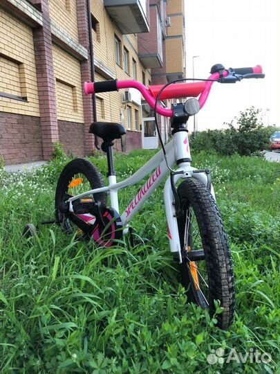 Детский велосипед 16 Specialized