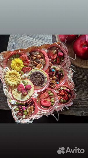 Шоколадные наборы, клубника в шоколаде