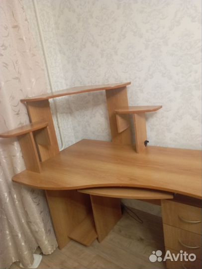 Стол компьютерный