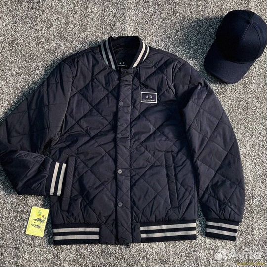 Вдохновляющий бомбер Armani Exchange