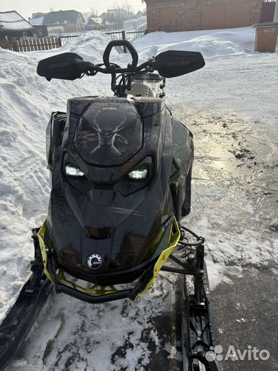 BRP Ski-Doo Summit 850 E-TEC 165 Turbo R 2024