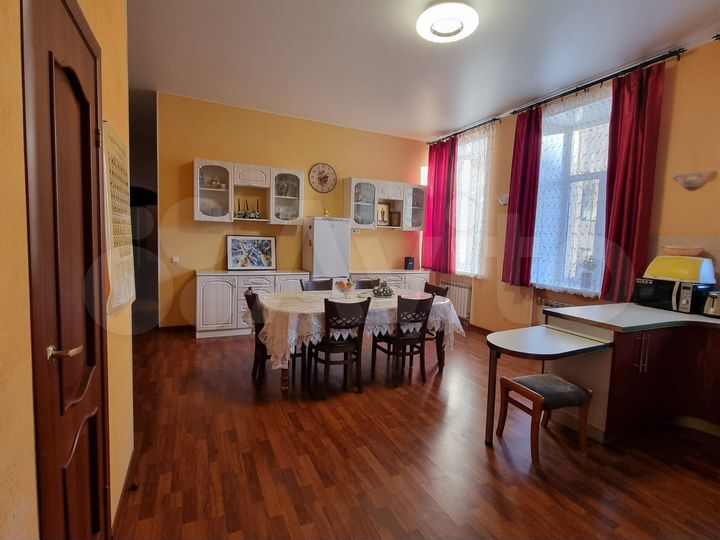 3-к. квартира, 155 м², 2/4 эт.