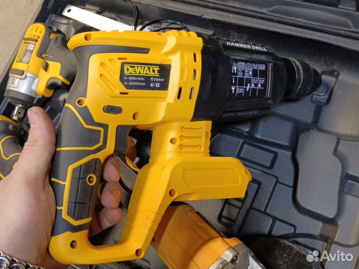 Набор инструментов 4в1 аккумуляторный dewalt