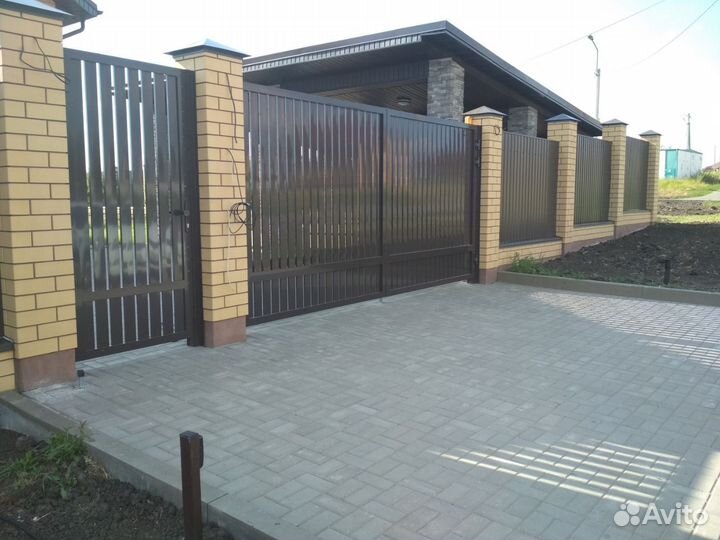 Ворота распашные из металла