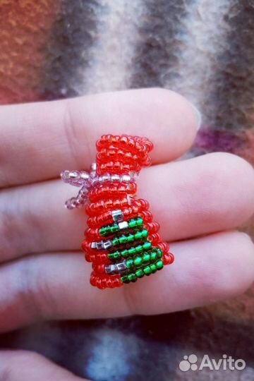 Новогодние поделки из бисера