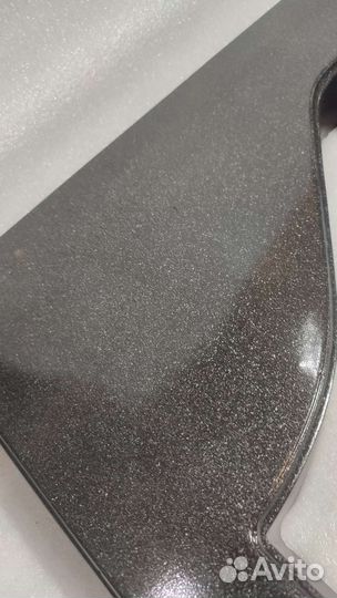 Цветник на кладбище, гробница, надгробие из бетона