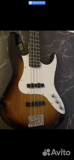 Бас гитара Clevan
