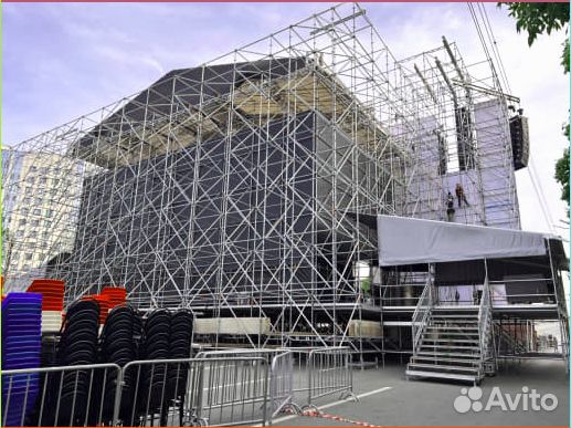 Строительные леса для сцен и подиумов Layher