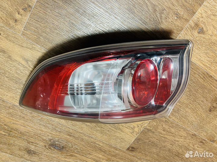 Фонарь задний правый Mazda 3 bl