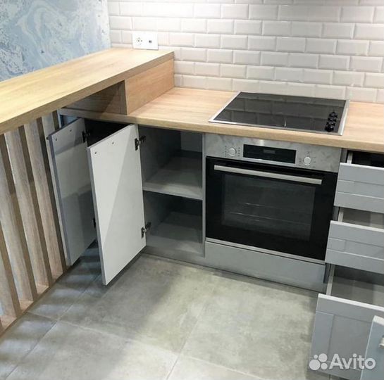 Кухонный гарнитур в серых тонах