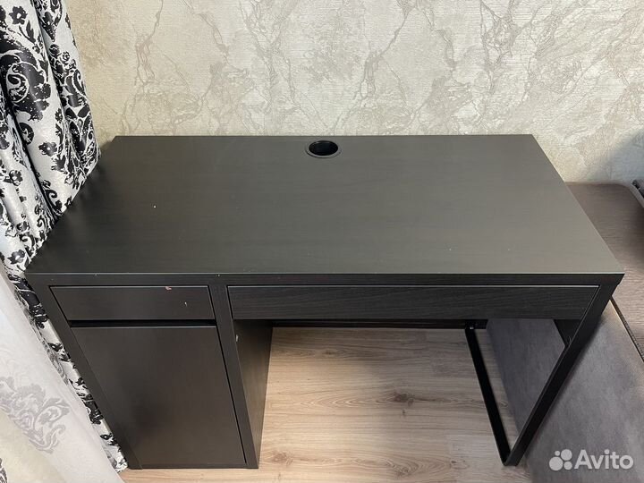 Письменный стол IKEA mikke