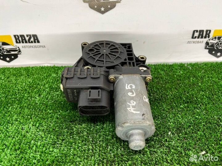 Моторчик стеклоподъемника передний правый R