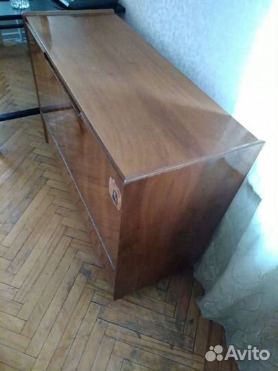 Тумба прикроватная