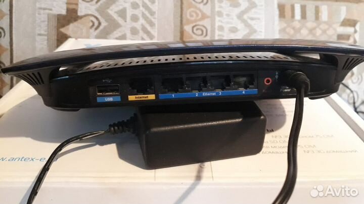Wi-Fi роутер Cisco LinkSys WRT610N v1
