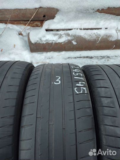 Michelin Pilot Sport 4 245/45 R19 и 275/40 R19