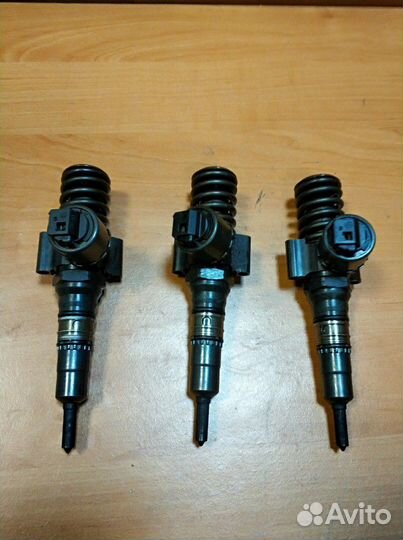 Форсунка Ауди Фольксваген 2,0 TDi 03G130073G