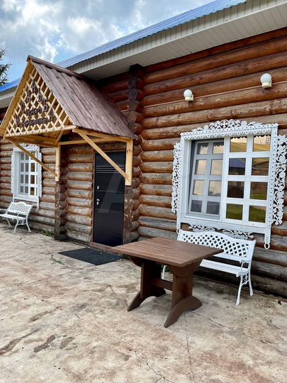 Коттедж 200 м² на участке 10 сот.