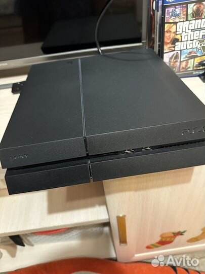 Игровая приставка ps4