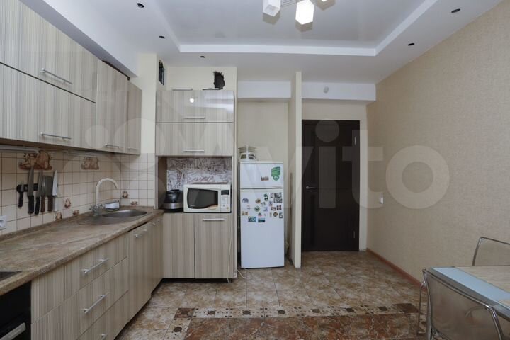 3-к. квартира, 87 м², 8/9 эт.