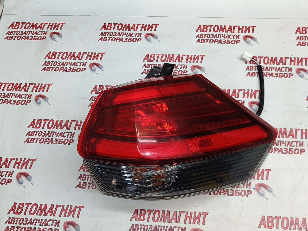 Фонарь задний правый Nissan Rogue X-trail T32