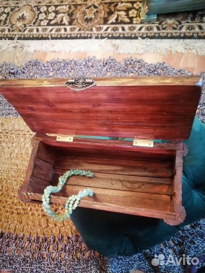 Деревянная шкатулка
