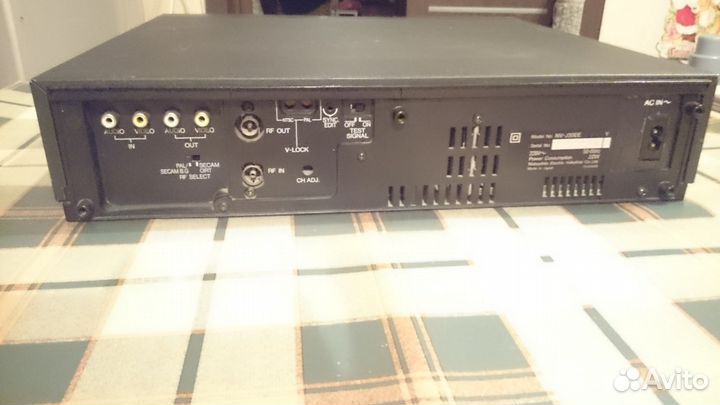 Видеомагнитофон Panasonic NV-J35EE