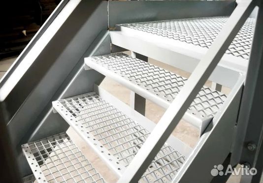 Пожарная лестница на заказ по вашим проектам