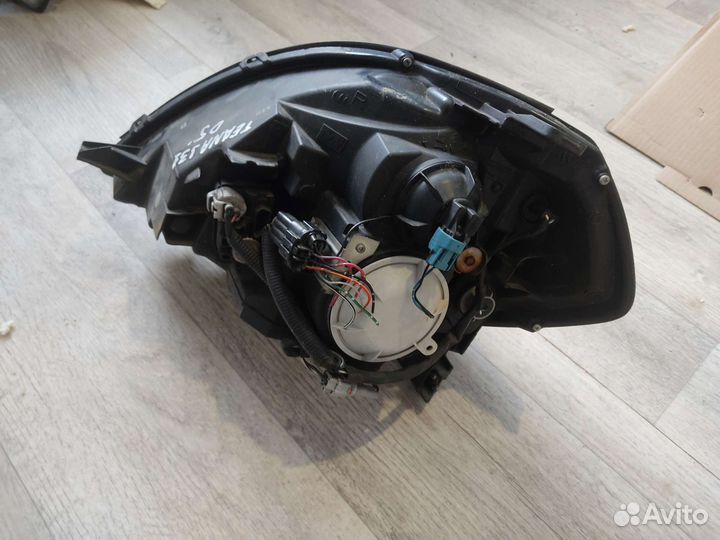 Фара Nissan Teana