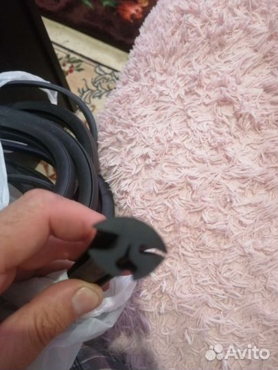 Уплотнитель лобового стекла на буханку