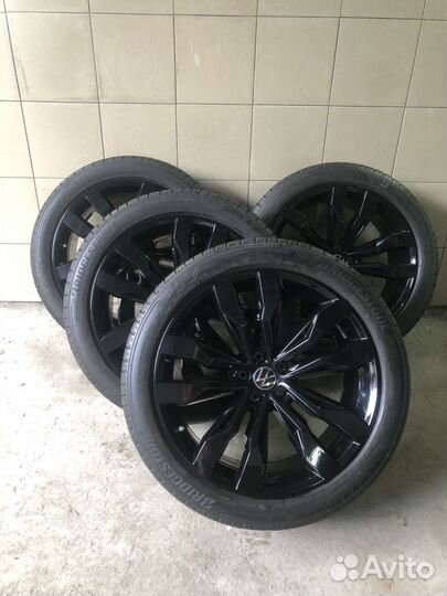 VW Touareg R21 оригинальный комплект