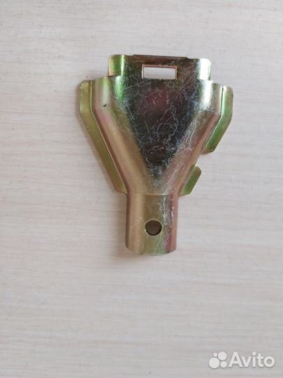 Верхняя часть кожуха колесного тормоза прицепа AL