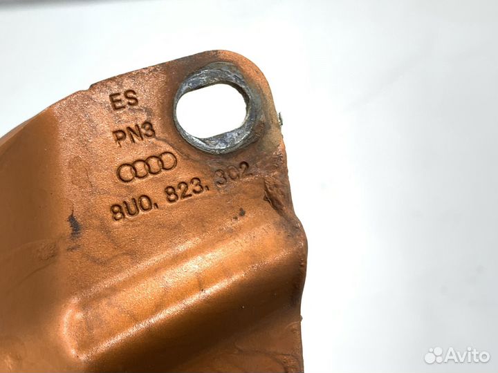 Петли капота Audi Q3 8U