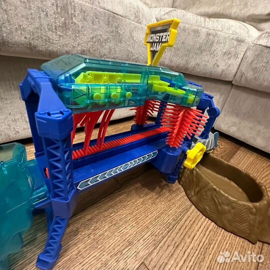 Автомойка Monster Jam