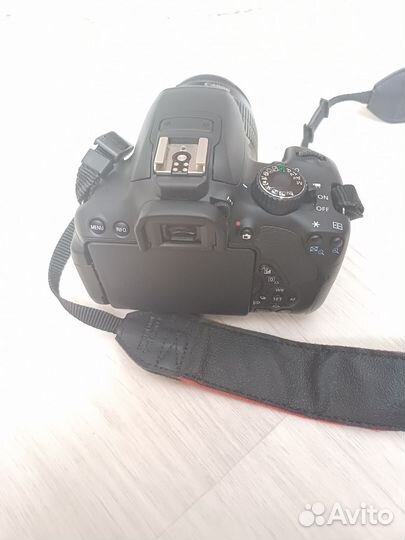 Зеркальный фотоаппарат Canon EOS 650D