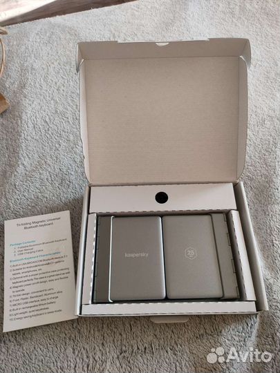 Складная универсальная Bluetooth-клавиатура