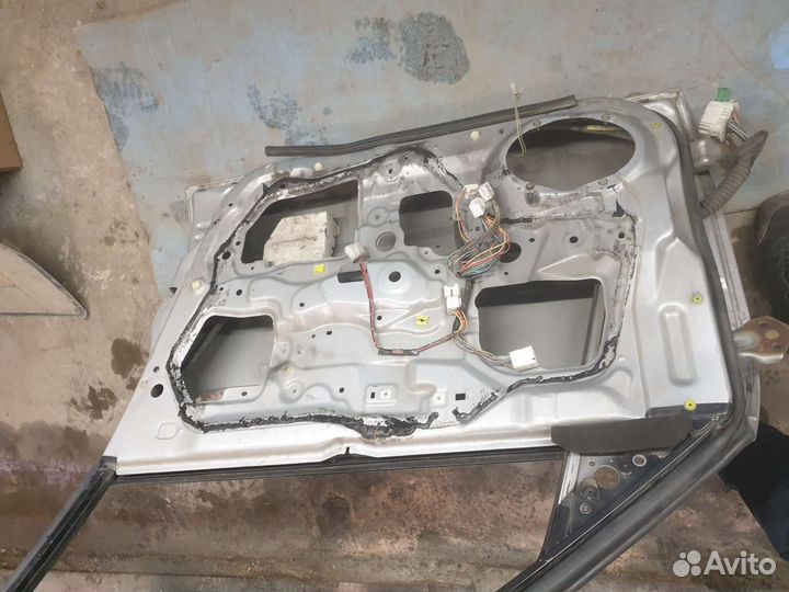 Дверь передняя правая mazda capella 626