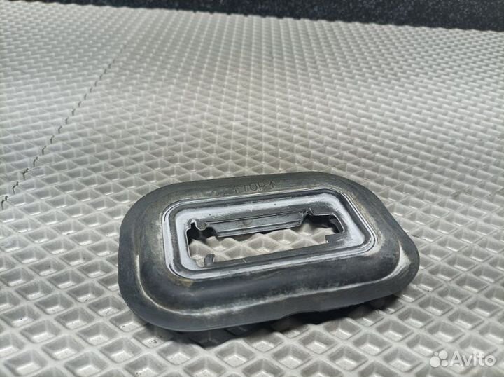 Уплотнитель Bmw X5 E70 N57D30 2012