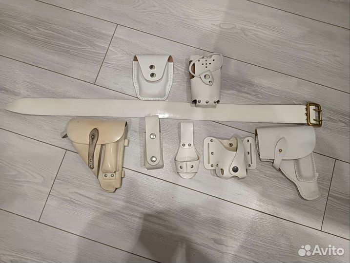 Чехол для наручников, пистолет