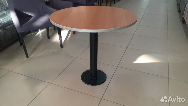 Стол круглый на опоре Б.У