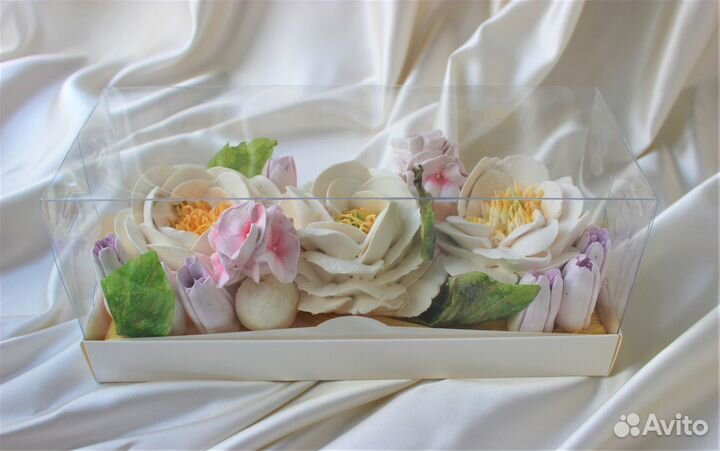 Коробочка - аквариум с зефирными пионами