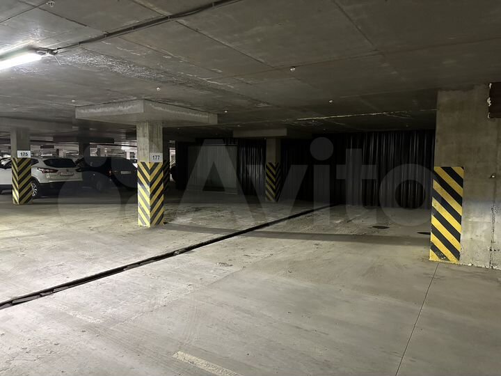 Машиноместо, 18 м²