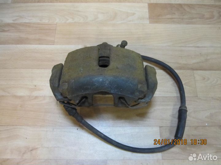 Суппорт передний правый, VW Passat B6